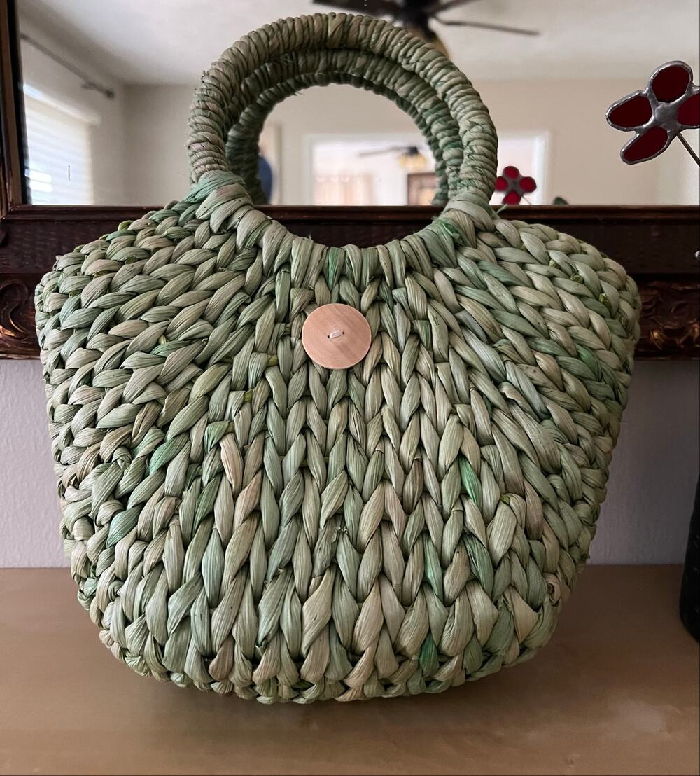 SUN 'N' SAND |Thick Woven Green Straw Tote One Wooden Button Circular Handles